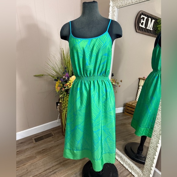 LOFT • Tropical Print Midi Dress - Picture 2 of 10